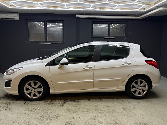 Peugeot 308 2 of 24