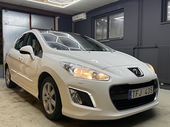 Peugeot 308 8 of 24