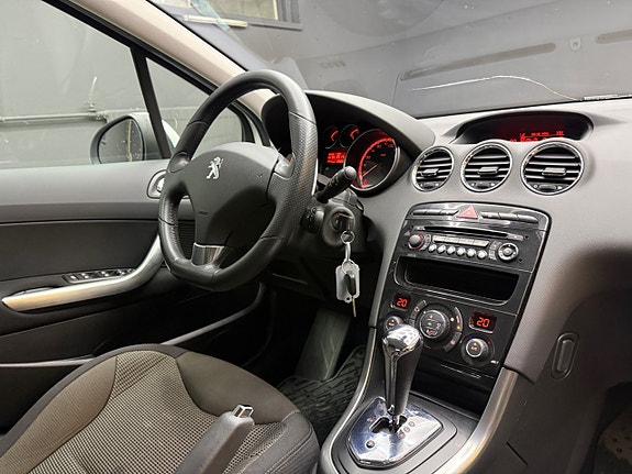 Peugeot 308 11 of 24