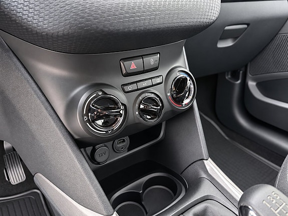 Peugeot 2008 11 of 14