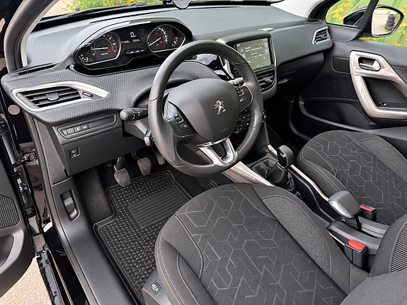 Peugeot 2008 8 of 14