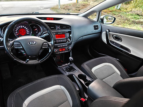 Kia Ceed 7 of 9