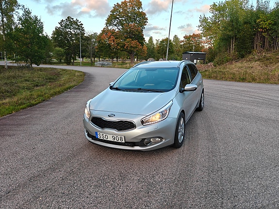 Kia Ceed 2 of 9