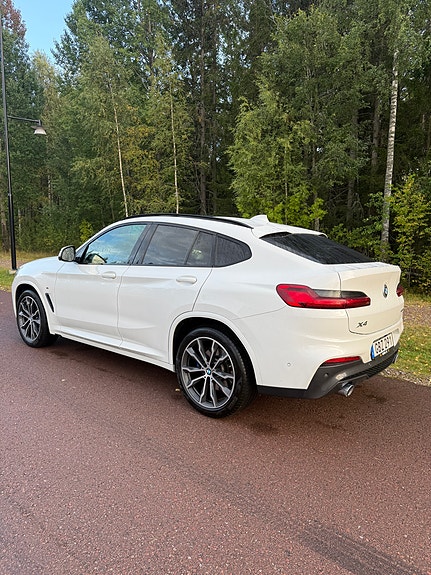 BMW X4 3 of 21