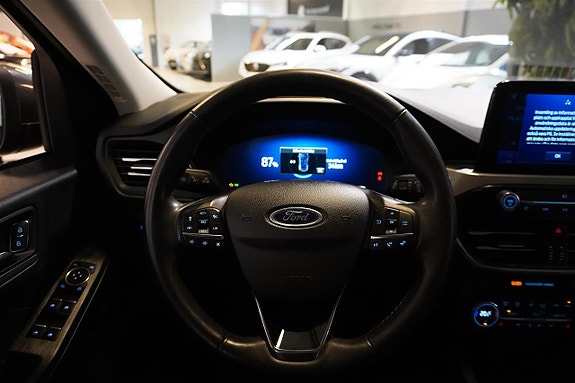 Ford Kuga 16 of 23