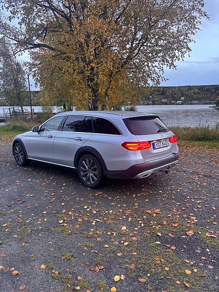 Mercedes-Benz E220 d 3 of 18