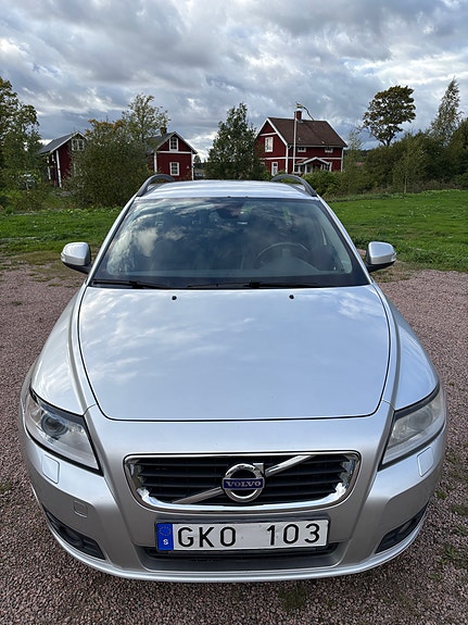 Volvo V50 3 of 9