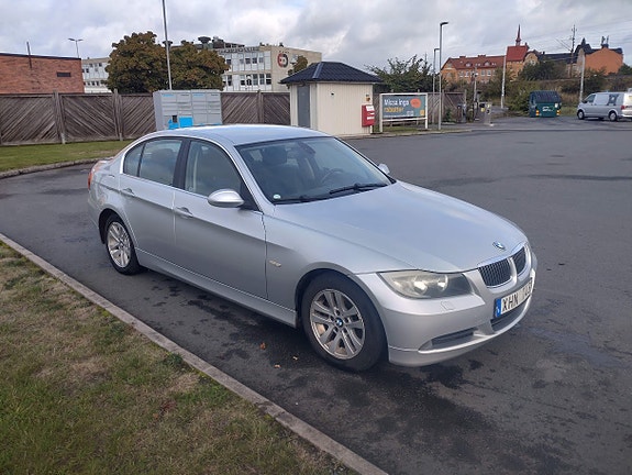 BMW 325i 2 of 5
