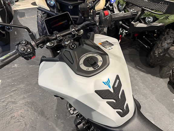 Yamaha MT-09  21mil 3 of 8