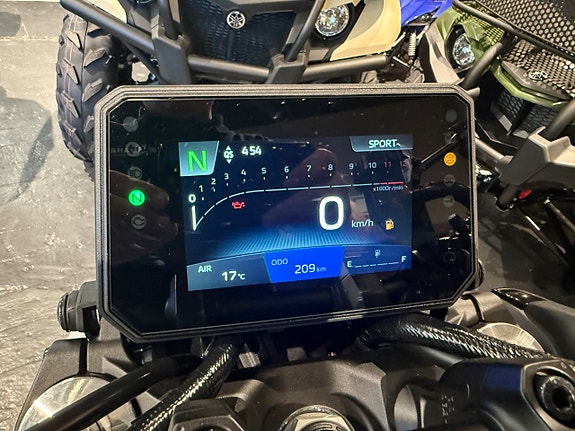 Yamaha MT-09  21mil 6 of 8