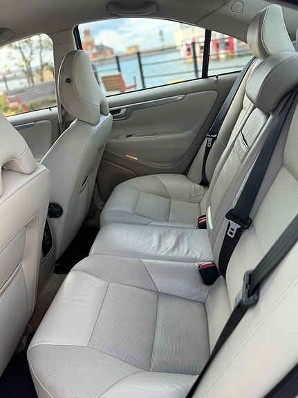 Volvo S60 7 of 9