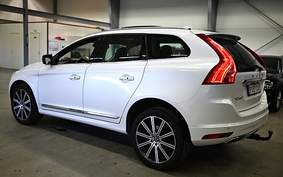 Volvo XC60 8 of 27