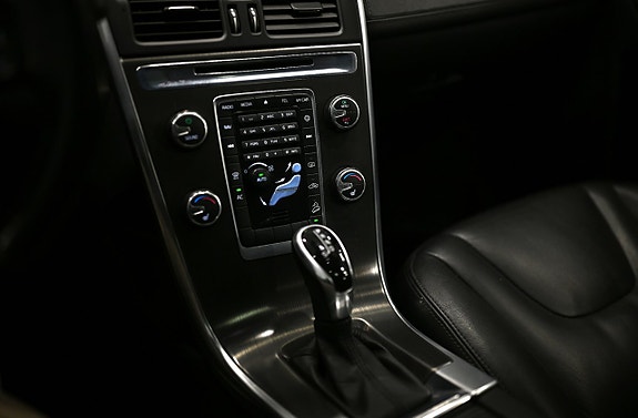 Volvo XC60 15 of 27