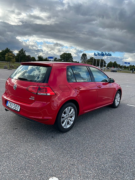 Volkswagen Golf VII 2 of 5