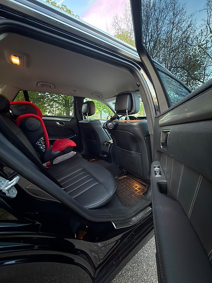 Mercedes-Benz E220 9 of 21