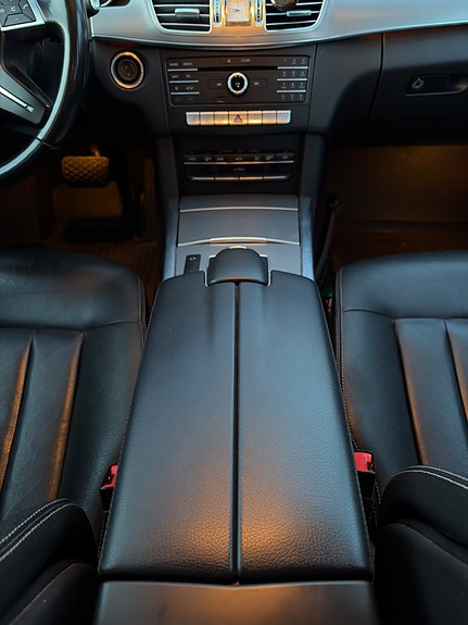 Mercedes-Benz E220 10 of 21