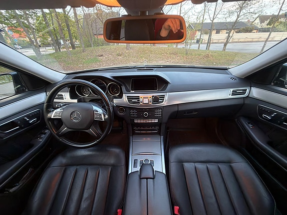 Mercedes-Benz E220 7 of 21