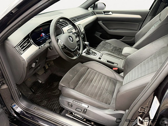 Volkswagen Passat 12 of 23