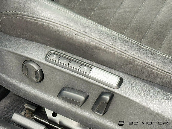 Volkswagen Passat 19 of 23
