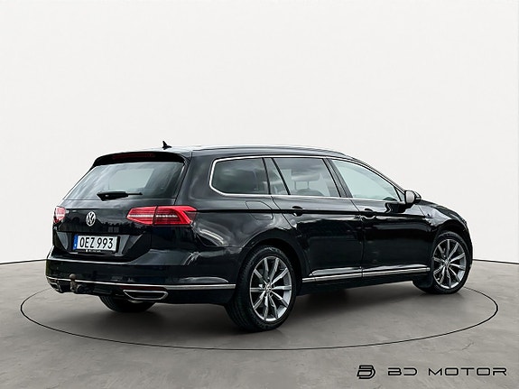 Volkswagen Passat 3 of 23