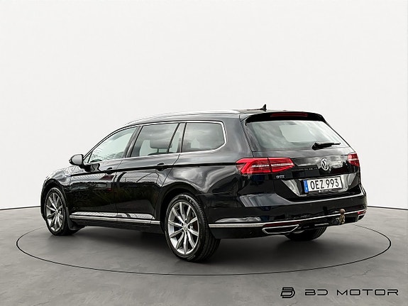 Volkswagen Passat 7 of 23