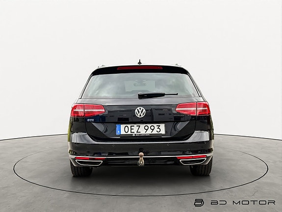 Volkswagen Passat 5 of 23