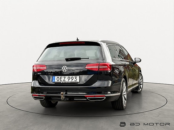 Volkswagen Passat 9 of 23