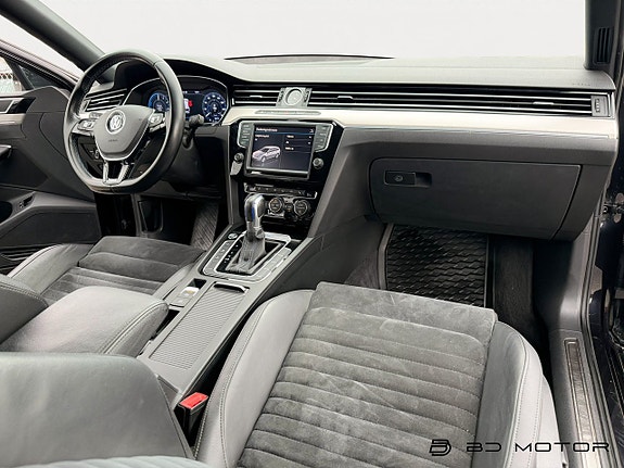 Volkswagen Passat 11 of 23