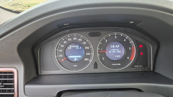 Volvo V70 6 of 8