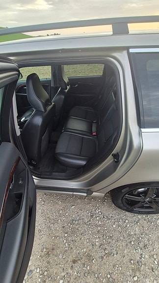 Volvo V70 7 of 8