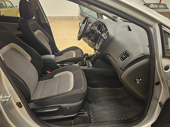Kia Ceed 10 of 13