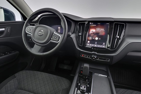 Volvo XC60 8 of 28