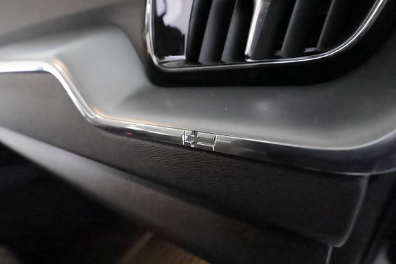 Volvo XC60 25 of 28