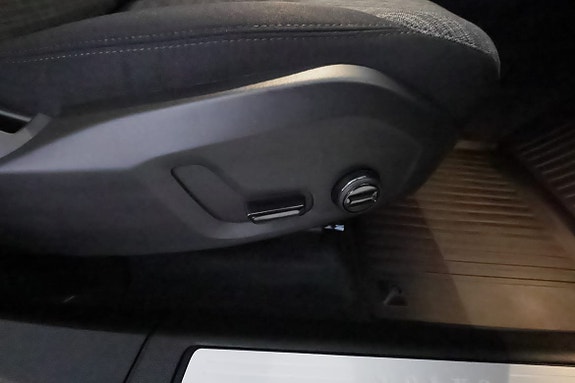 Volvo XC60 22 of 28