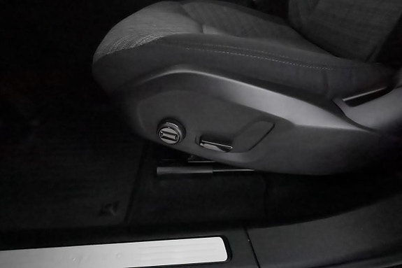 Volvo XC60 21 of 28