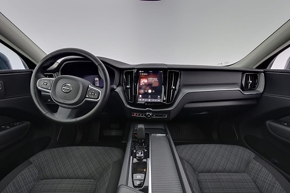 Volvo XC60 7 of 28