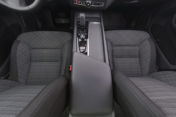 Volvo XC60 9 of 28