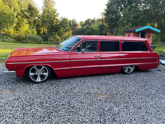 Chevrolet Impala 3 of 9