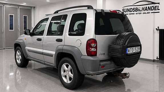Jeep Cherokee 3 of 9