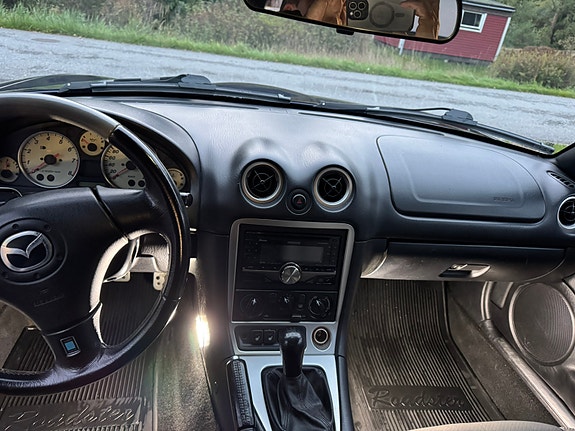 Mazda MX-5 8 of 9