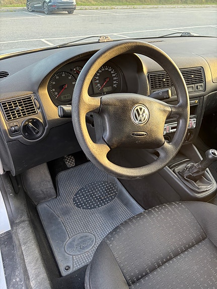 Volkswagen Golf IV 11 of 15