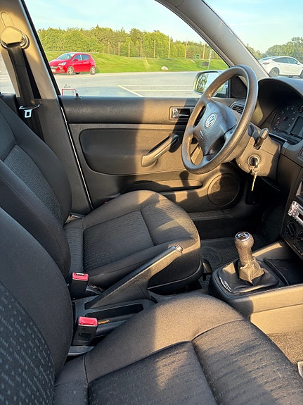 Volkswagen Golf IV 9 of 15