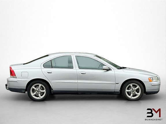 Volvo S60 7 of 16