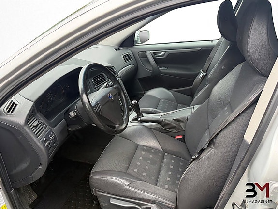 Volvo S60 9 of 16