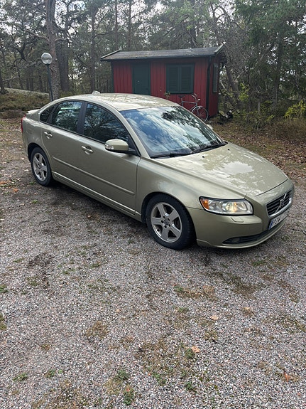 Volvo S40 2 of 9