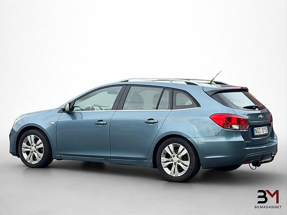 Chevrolet Cruze 4 of 15