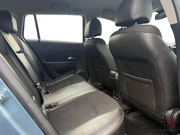 Chevrolet Cruze 12 of 15