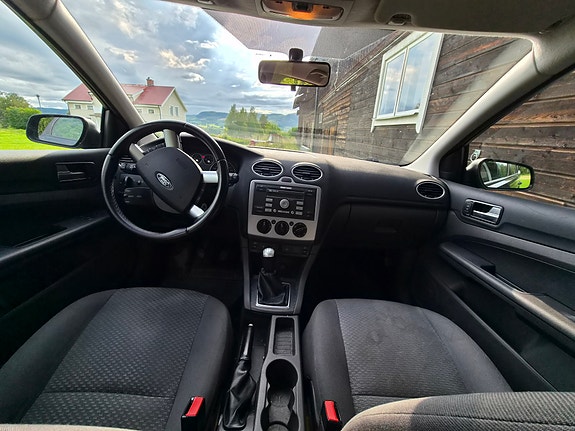 Ford Focus 4 of 8
