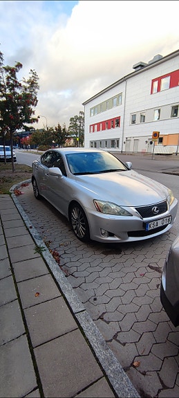Lexus IS250 2 of 6