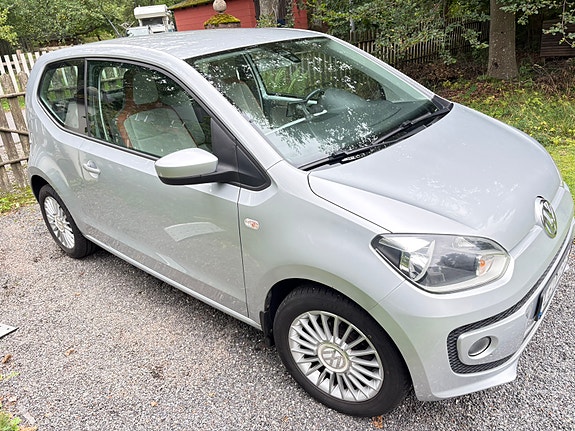 Volkswagen UP! 7 of 10